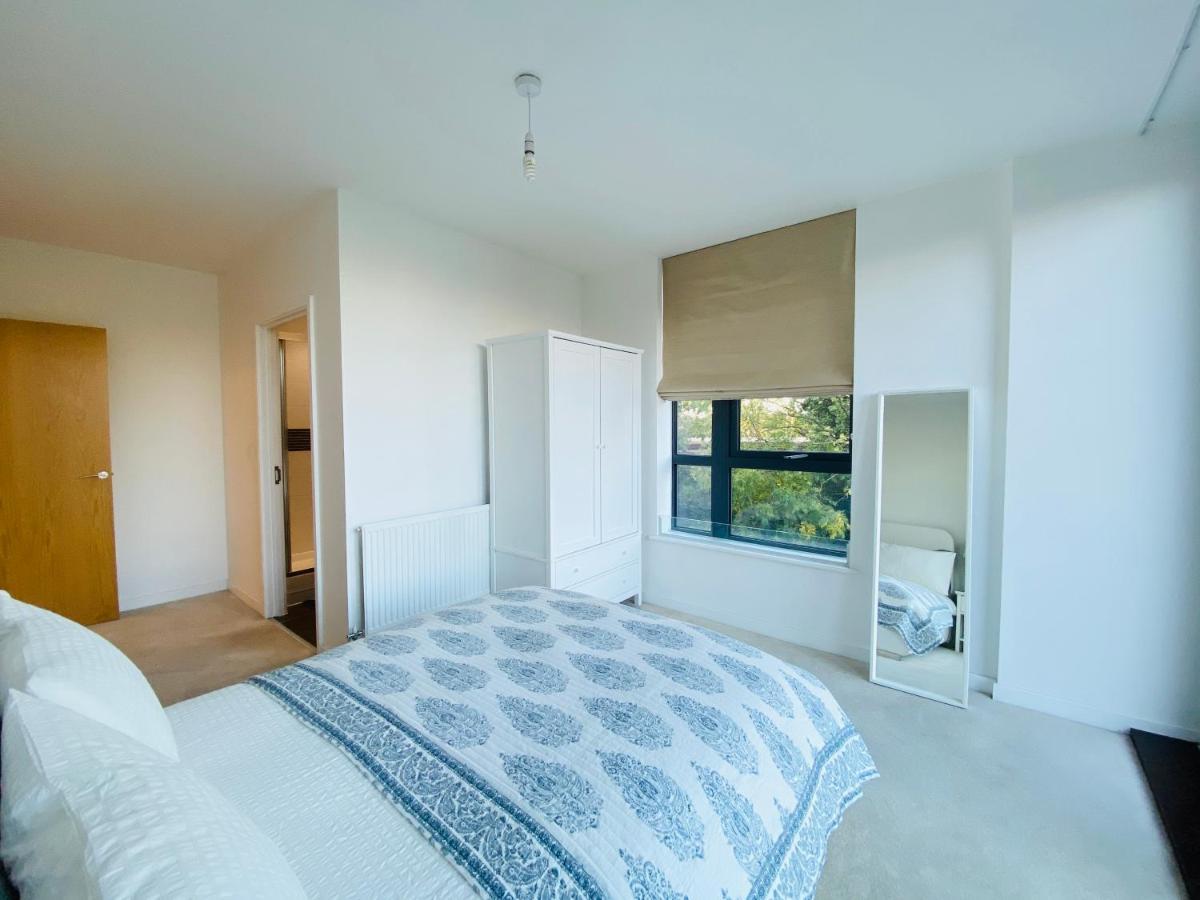 Spacious Two Bedroom Apartment In Balham Лондон Экстерьер фото
